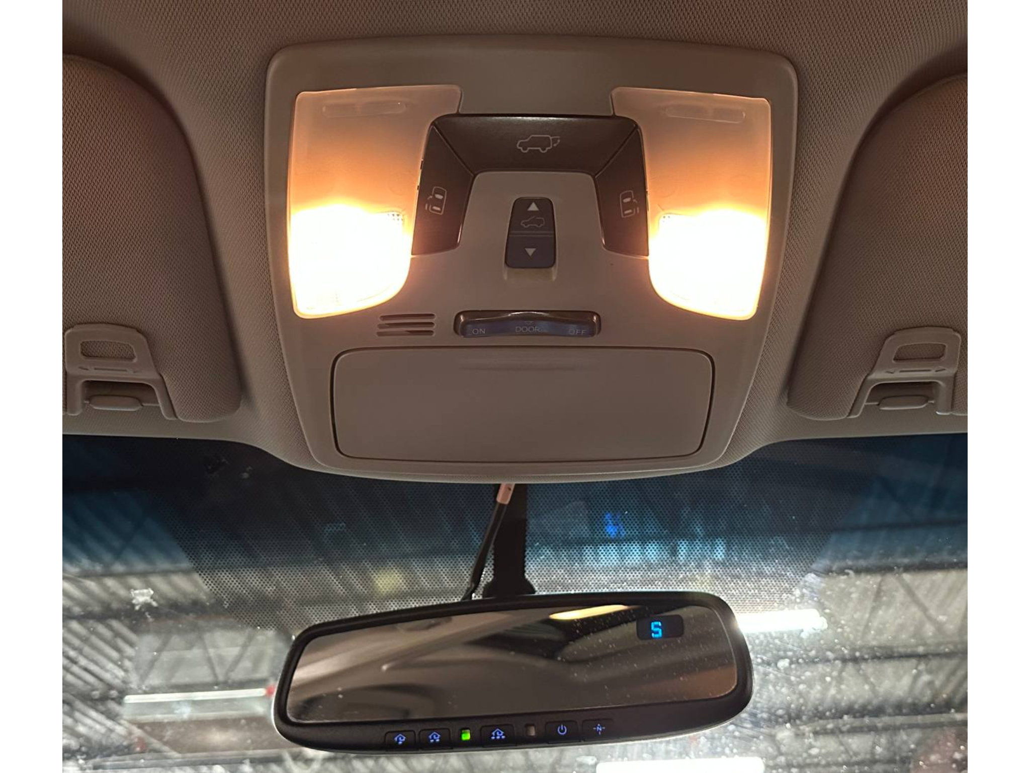 Used 2017 Toyota Sienna XLE w/ XLE Navigation Package FWD image 39