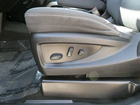 Used 2018 Chevrolet Silverado 1500 LT w/ All Star Edition image 15