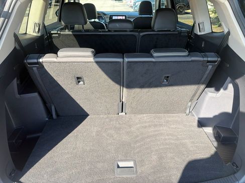 Used 2024 Volkswagen Atlas SE FWD image 25