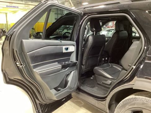 Used 2023 Ford Explorer ST w/ Technology Package image 11
