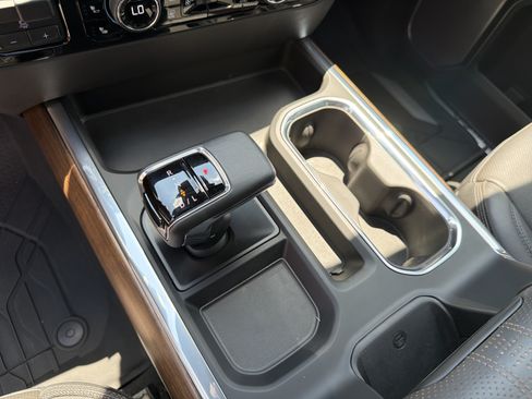 Used 2022 Chevrolet Silverado 1500 High Country w/ High Country Premium Package AWD/4WD image 29