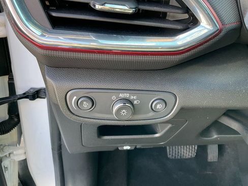 Used 2023 Chevrolet TrailBlazer RS w/ Sun and Liftgate Package image 10