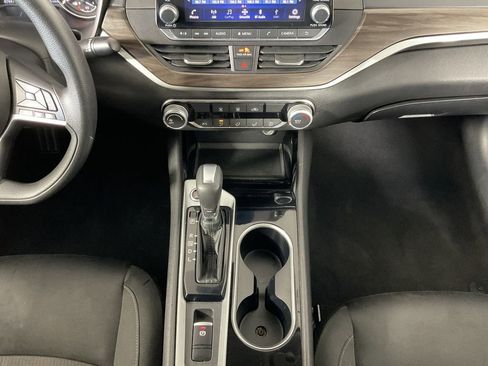 Used 2024 Nissan Altima 2.5 SV AWD/4WD image 14