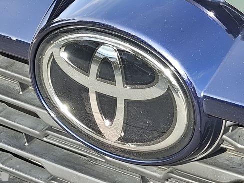 Certified 2025 Toyota RAV4 XLE FWD image 30