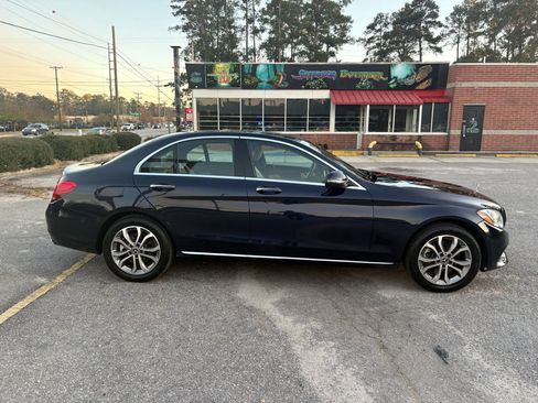 Used 2018 Mercedes-Benz C 300 4MATIC Sedan image 4