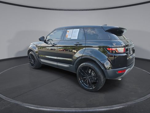 Used 2018 Land Rover Range Rover Evoque SE AWD/4WD image 6