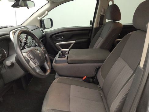 Used 2020 Nissan Titan SV w/ Accessory Utility Package image 17