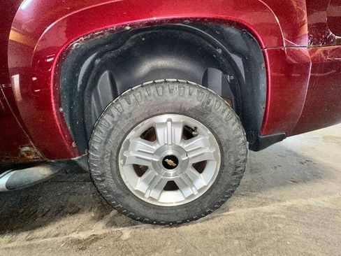 Used 2007 Chevrolet Suburban LT w/ LT Preferred Equipment Group AWD/4WD image 13