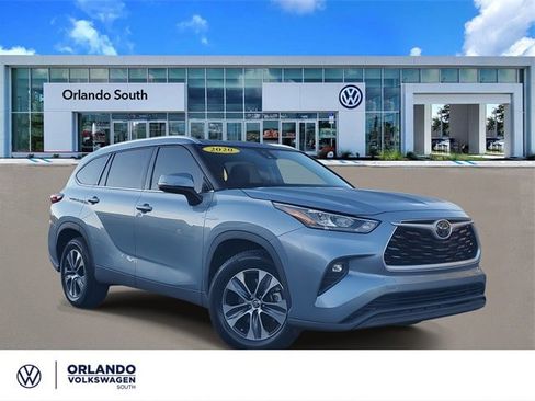 Used 2020 Toyota Highlander XLE image 1