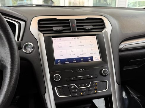 Used 2020 Ford Fusion SE FWD image 30