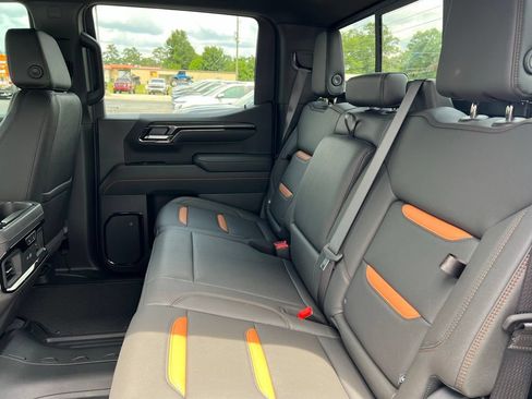 New 2026 GMC Sierra 1500 AT4 w/ AT4 Premium Package AWD/4WD image 9