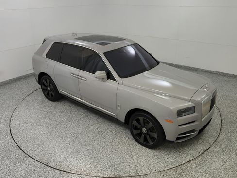 Used 2021 Rolls-Royce Cullinan AWD/4WD image 13
