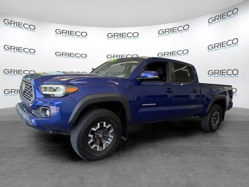 Used 2023 Toyota Tacoma TRD Off-Road w/ TRD Premium Off Road Package AWD/4WD image 3