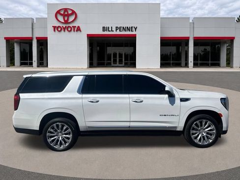 Used 2022 GMC Yukon XL Denali RWD image 6