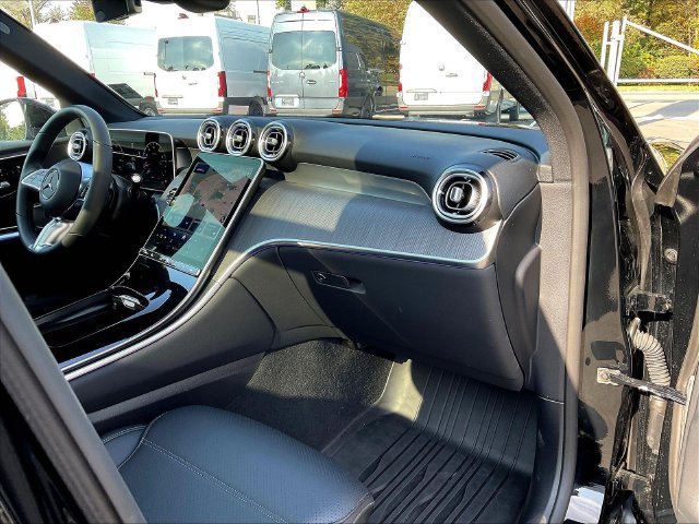 Used 2026 Mercedes-Benz GLC 300 4MATIC image 28