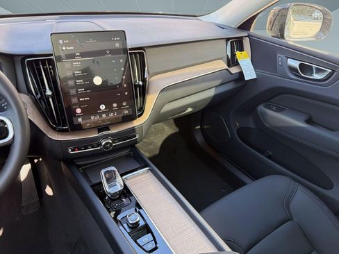 New 2026 Volvo XC60 B5 Core w/ Climate Package AWD/4WD image 27