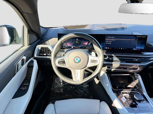 Used 2026 BMW X6 xDrive40i image 18