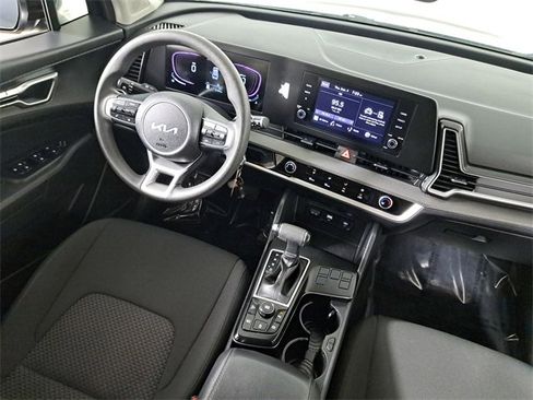 Used 2024 Kia Sportage LX image 15