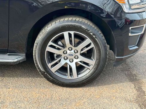 Used 2022 Ford Expedition Limited image 6