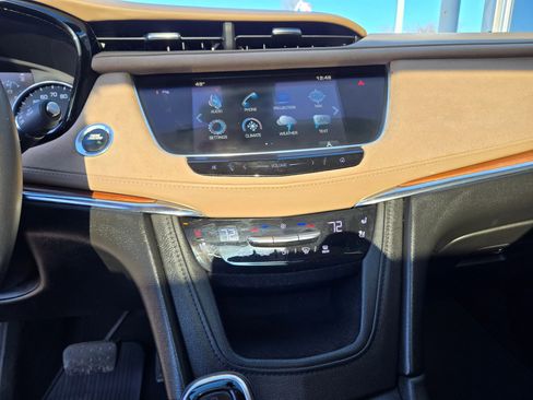 Used 2017 Cadillac XT5 Platinum image 44