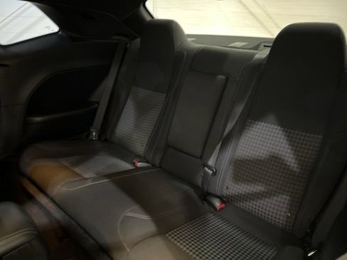 Used 2018 Dodge Challenger R/T image 21