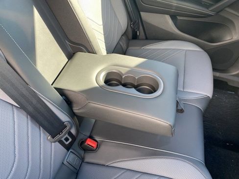 New 2025 Volkswagen Tiguan SE image 54