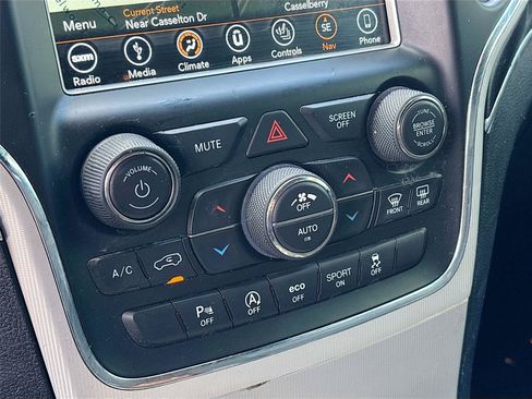 Used 2018 Jeep Grand Cherokee Limited AWD/4WD image 16