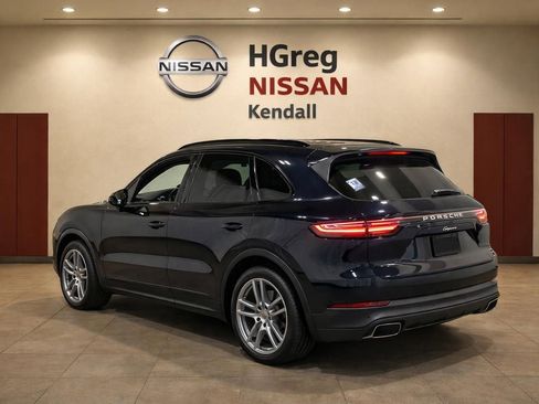 Used 2020 Porsche Cayenne AWD/4WD image 2
