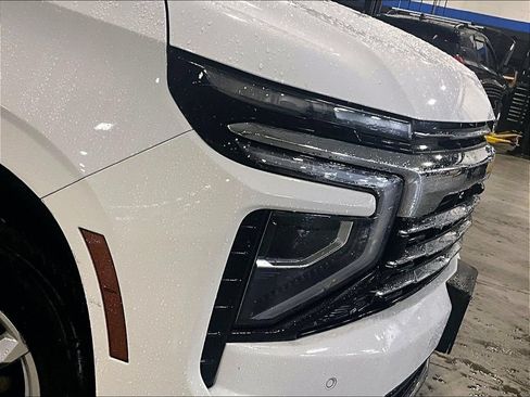 Used 2025 Chevrolet Suburban LT AWD/4WD image 33