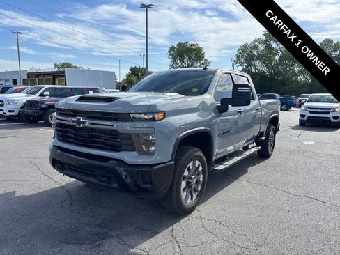 Used 2024 Chevrolet Silverado 2500 Custom w/ Custom Value Package AWD/4WD image 4