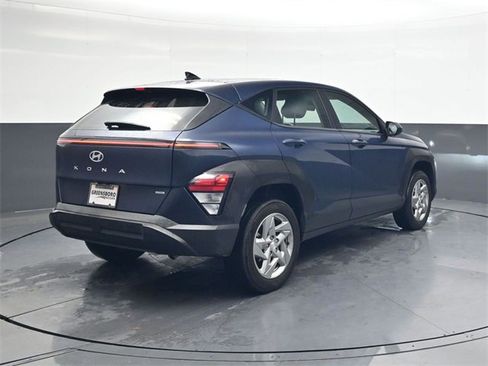 Used 2024 Hyundai Kona SE image 4