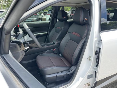 New 2026 Nissan Kicks SR w/ SR Premium Package FWD image 16