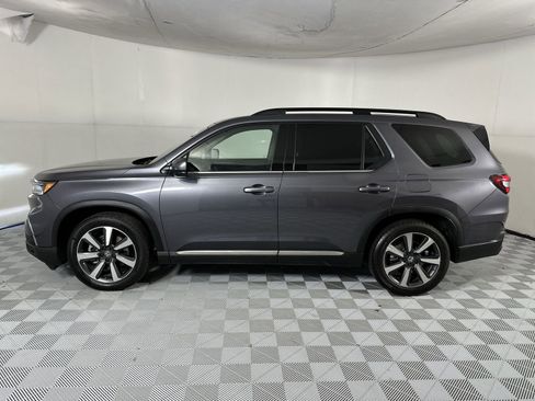 Used 2024 Honda Pilot Touring image 5
