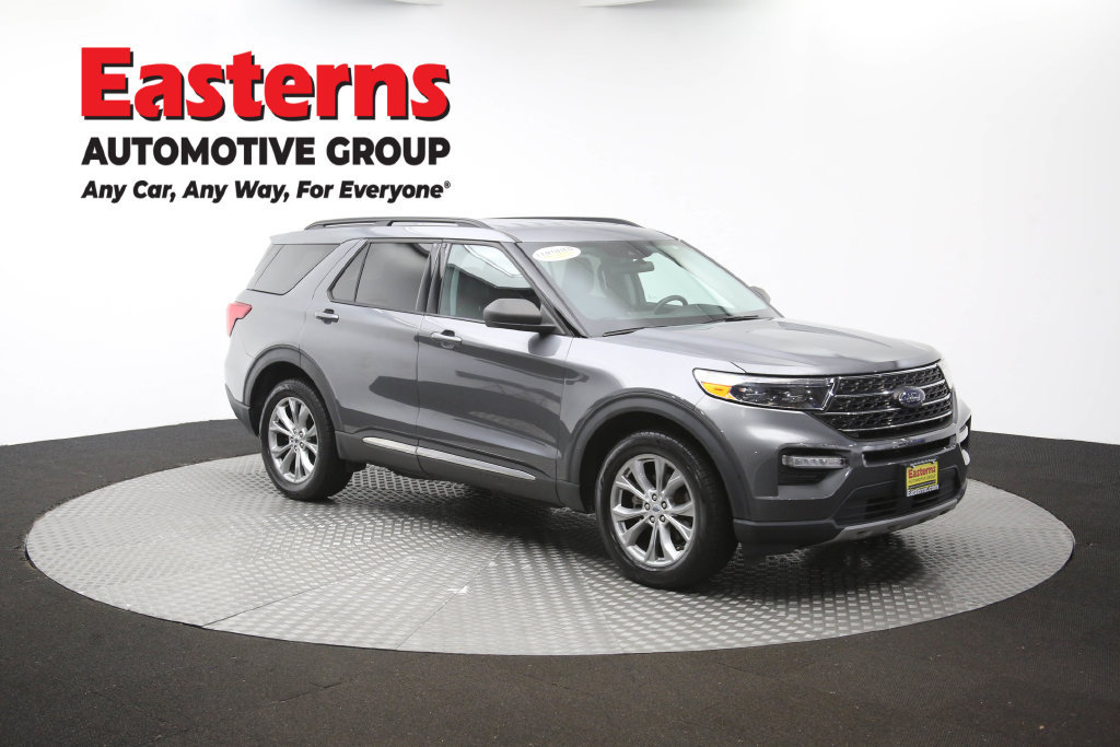 Used 2022 Ford Explorer XLT w/ Equipment Group 202A AWD/4WD image 53