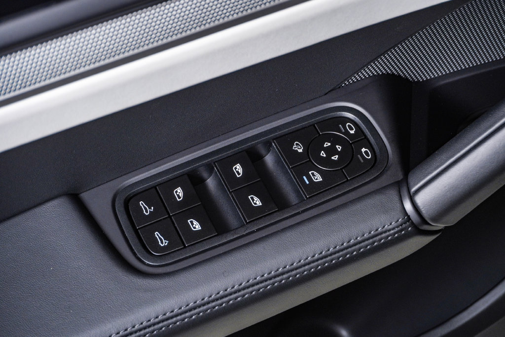 Certified 2026 Porsche Cayenne Coupe AWD/4WD image 27