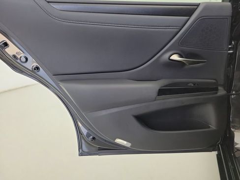 Used 2024 Lexus ES 350 w/ Premium Package FWD image 11