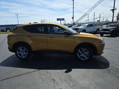 Used 2025 Dodge Hornet R/T w/ R/T Plus Package AWD/4WD image 8