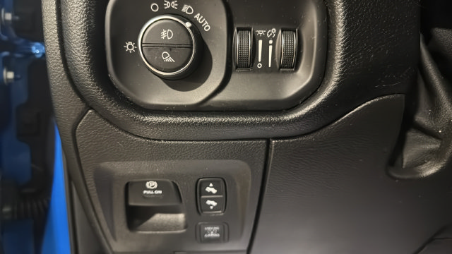 Used 2021 RAM 1500 Laramie AWD/4WD image 30