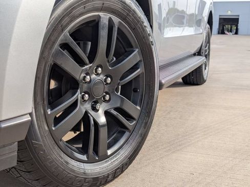 Used 2024 Ford Expedition XLT RWD image 2