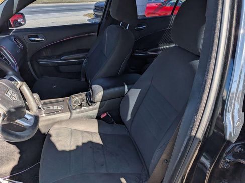 Used 2013 Dodge Charger SE image 10