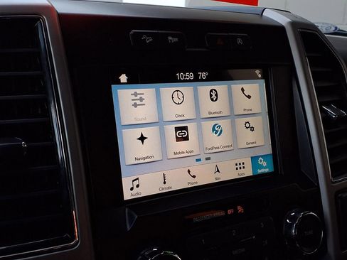 Used 2019 Ford F150 Lariat image 7