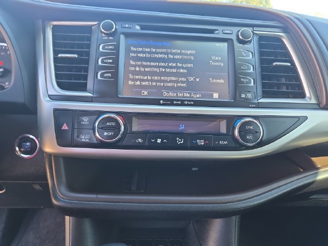 Used 2017 Toyota Highlander XLE AWD/4WD image 17