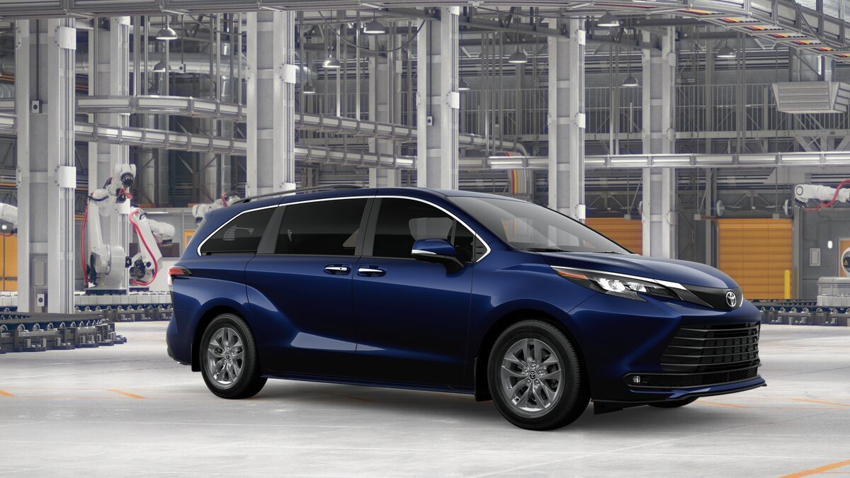 New 2026 Toyota Sienna XLE AWD/4WD image 14