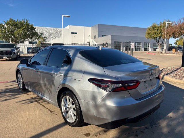 Used 2022 Toyota Camry LE FWD image 7