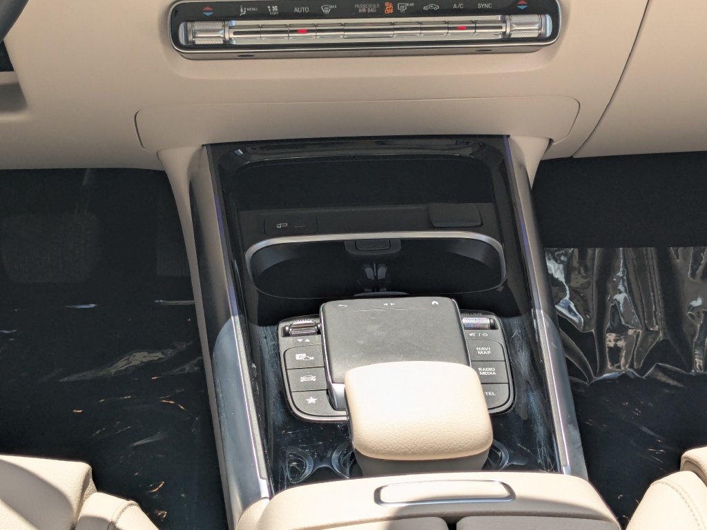 Certified 2023 Mercedes-Benz GLA 250 w/ Premium Package image 6
