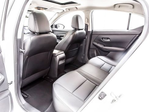 Used 2021 Nissan Sentra SR w/ SR Premium Package FWD image 28