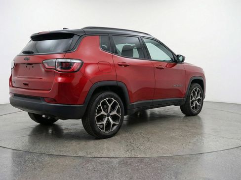 Used 2025 Jeep Compass Limited image 9
