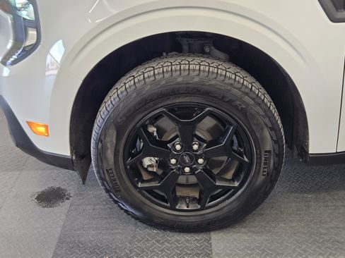 Certified 2025 Ford Maverick XLT w/ XLT Luxury Package image 9