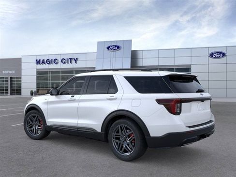 New 2026 Ford Explorer ST-Line w/ ST-Line Street Pack AWD/4WD image 4