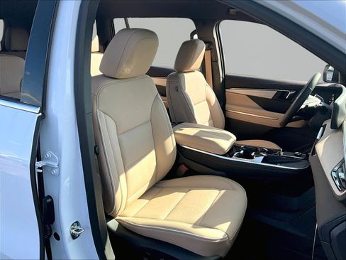 New 2026 Buick Enclave Preferred w/ LPO, Floor Liner Package FWD image 18